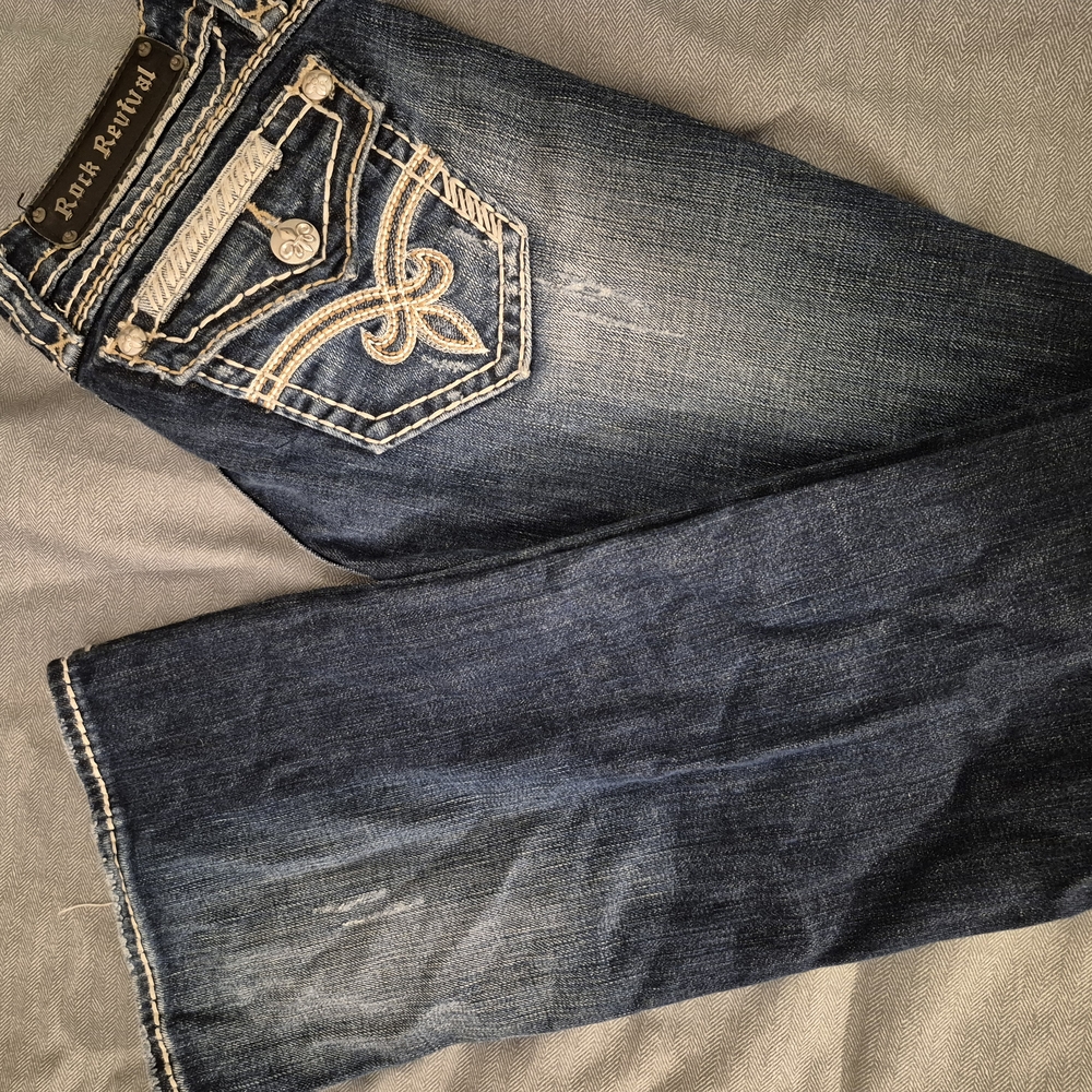 Stylish Blue Jeans - Picture 2 of 12